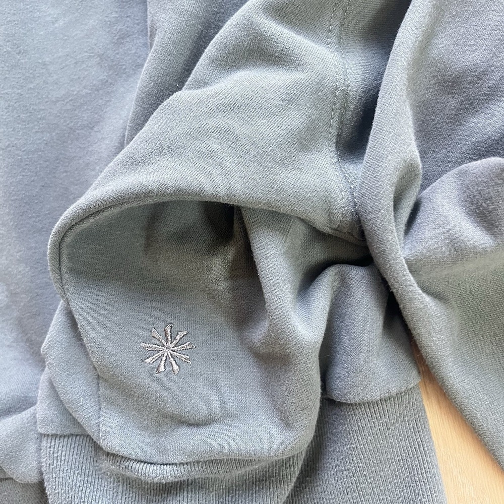 Athleta Women's Green Pullover Sweatshirt Size Medium Crop Thumb holes Crew Neck - Picture 6 of 8